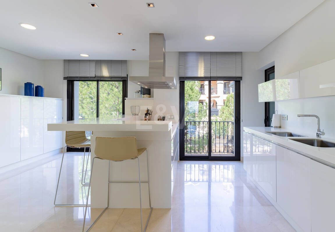 Elegante residencia de 3 dormitorios con vistas abiertas al mar