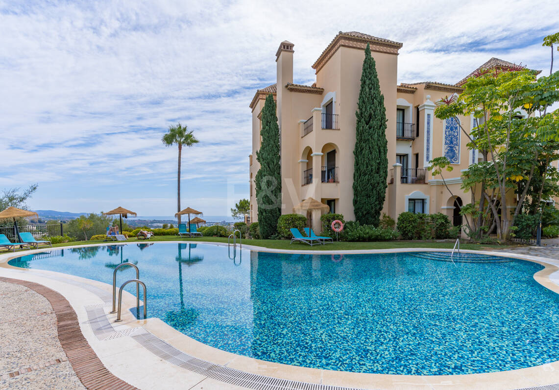 Lägenhet med utsikt över havet i La Quinta, Benahavis