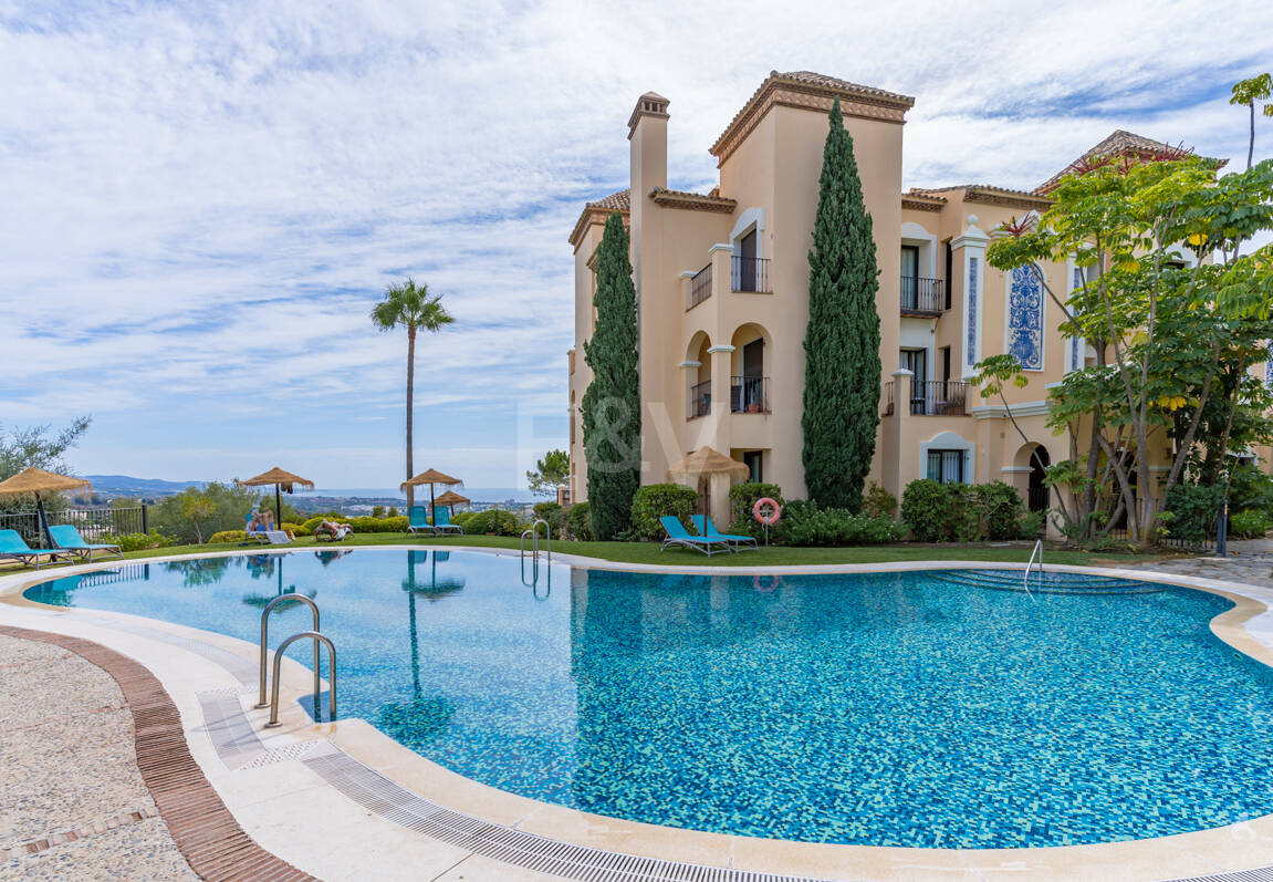 Elegante residencia de 3 dormitorios con vistas abiertas al mar