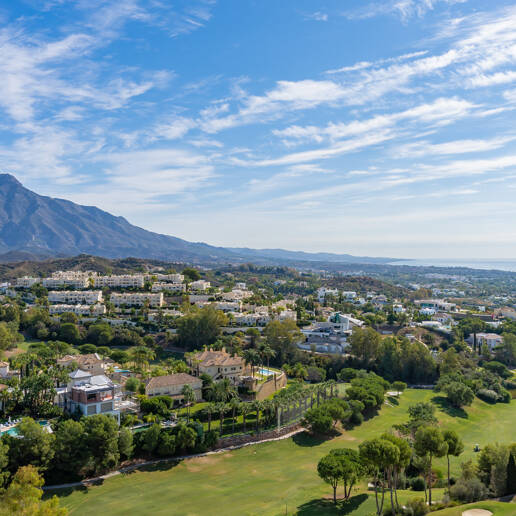 Elegante residencia de 3 dormitorios con vistas abiertas al mar
