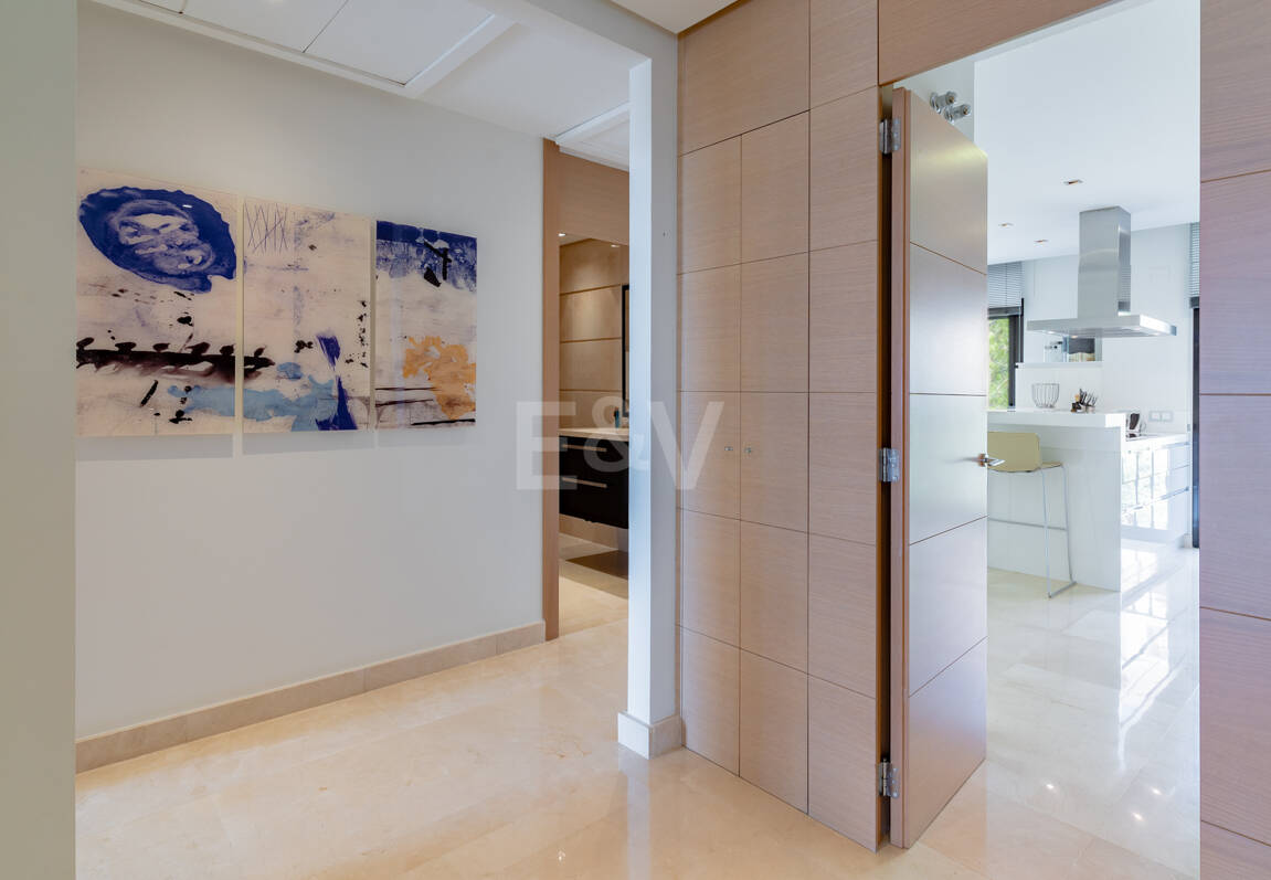Elegante residencia de 3 dormitorios con vistas abiertas al mar