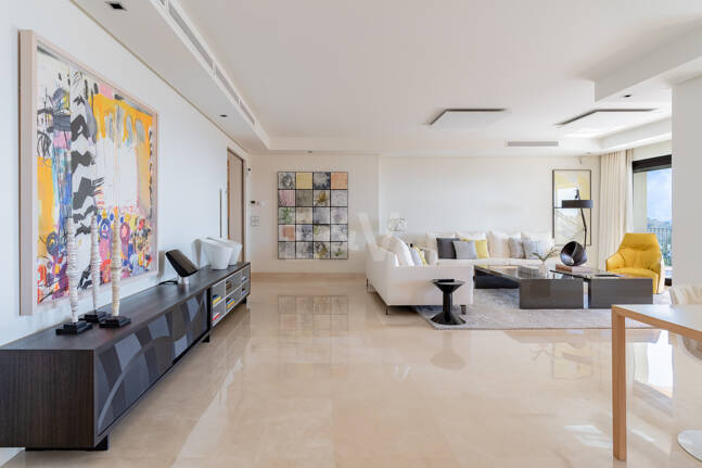 Elegante residencia de 3 dormitorios con vistas abiertas al mar