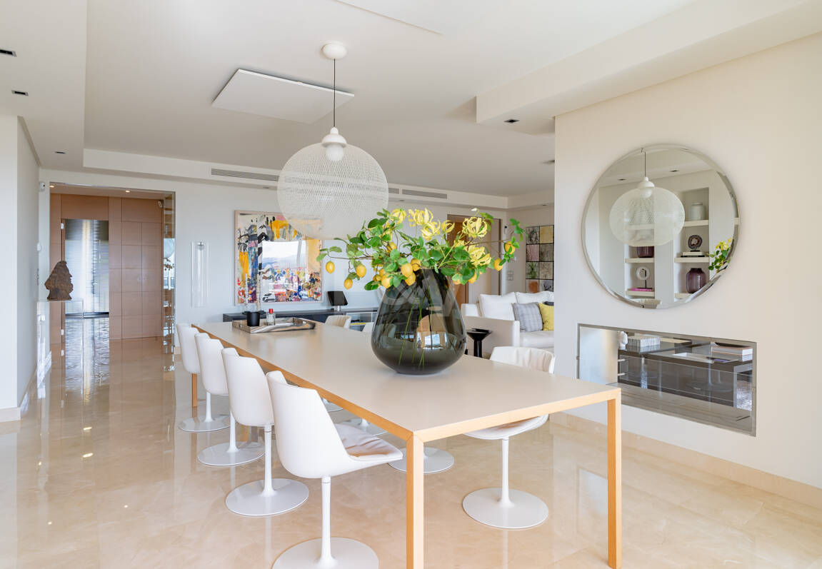 Elegante residencia de 3 dormitorios con vistas abiertas al mar