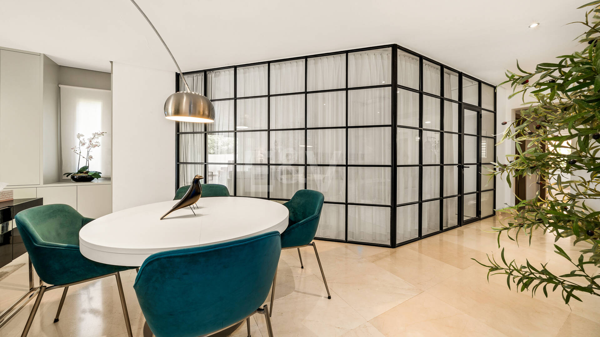 Elegantes Gartenapartment im Mansion Club an Marbellas Goldener Meile