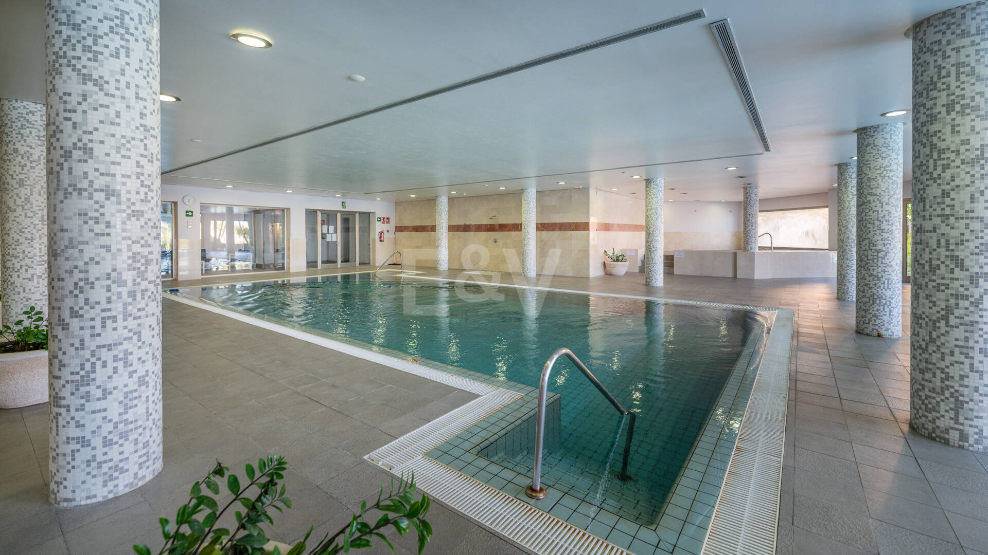 Elegantes Gartenapartment im Mansion Club an Marbellas Goldener Meile
