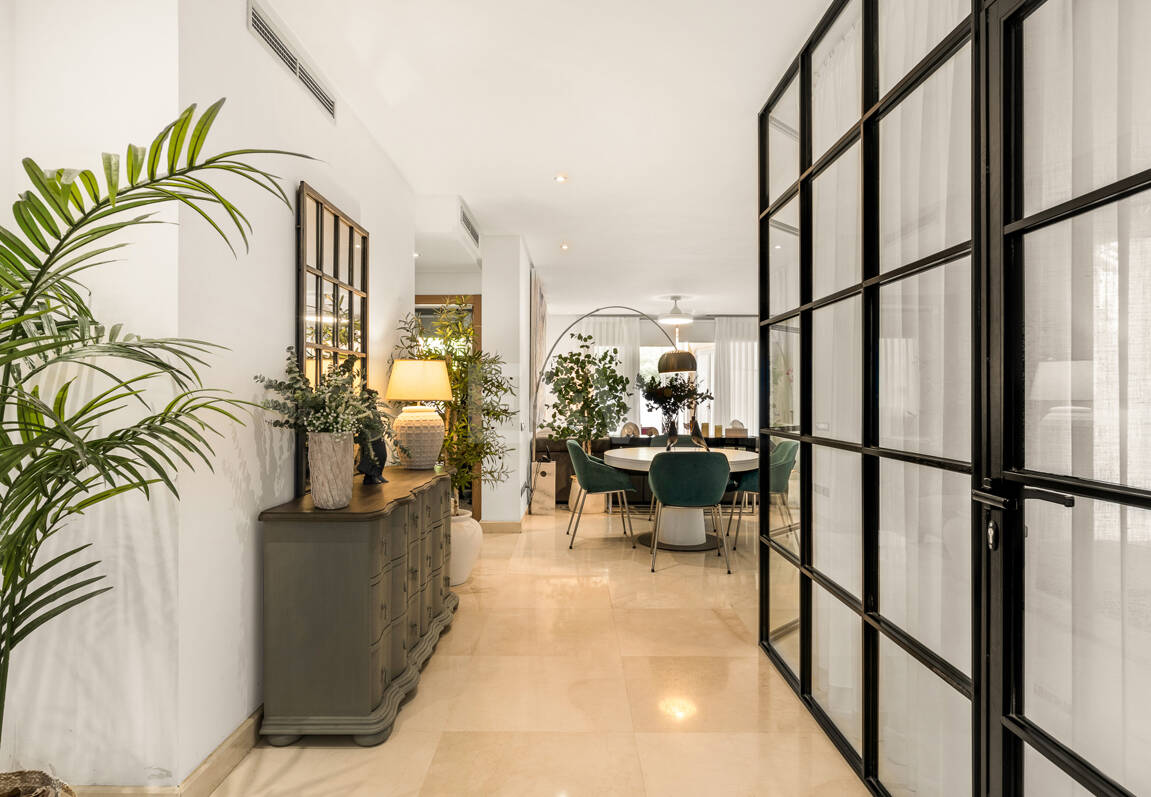 Elegantes Gartenapartment im Mansion Club an Marbellas Goldener Meile