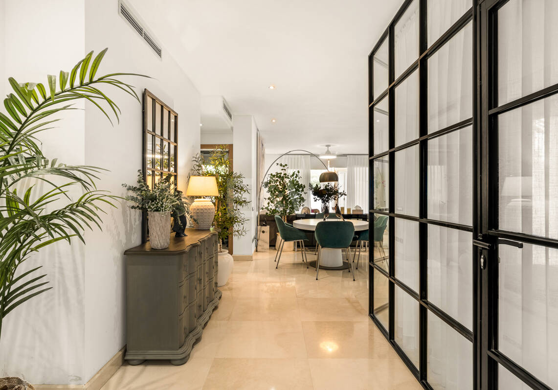 Elegant Garden Apartment In Mansion Club On Marbella’s Golden Mile
