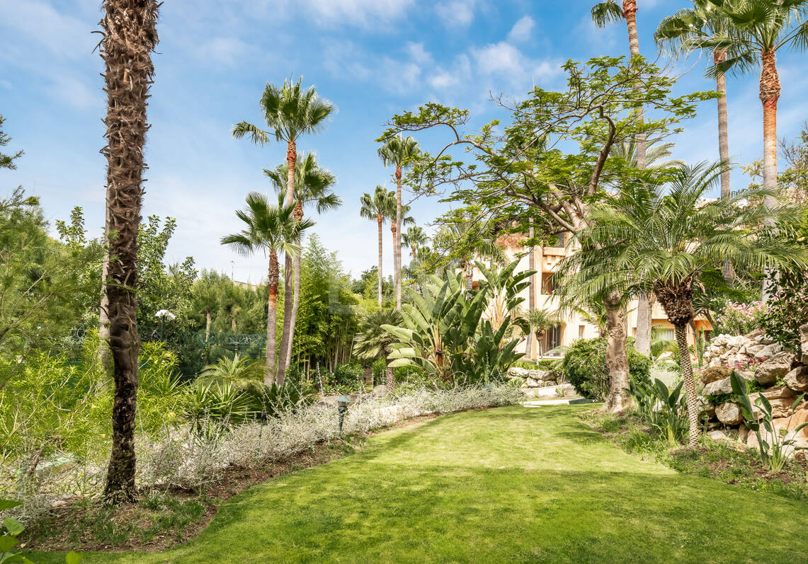 Elegant Garden Apartment In Mansion Club On Marbella’s Golden Mile