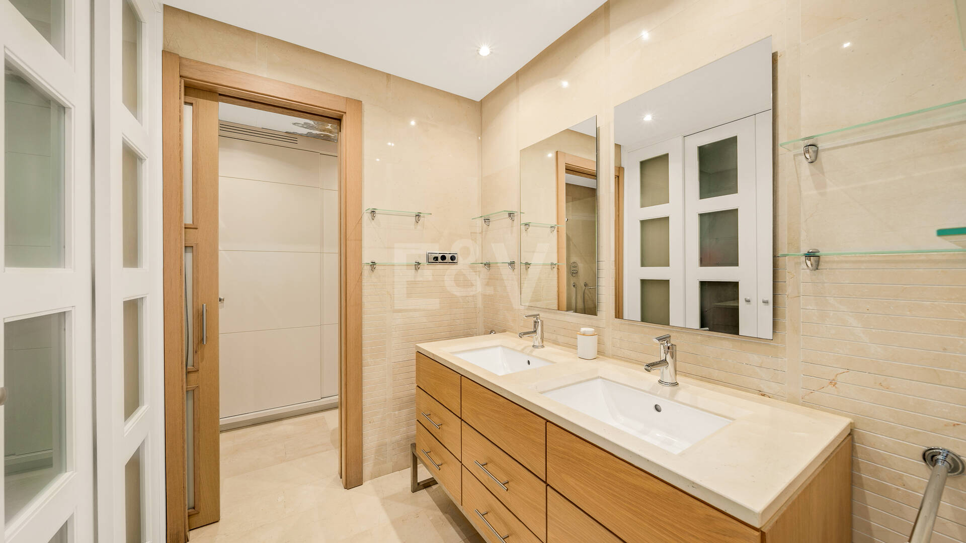 Elegantes Gartenapartment im Mansion Club an Marbellas Goldener Meile