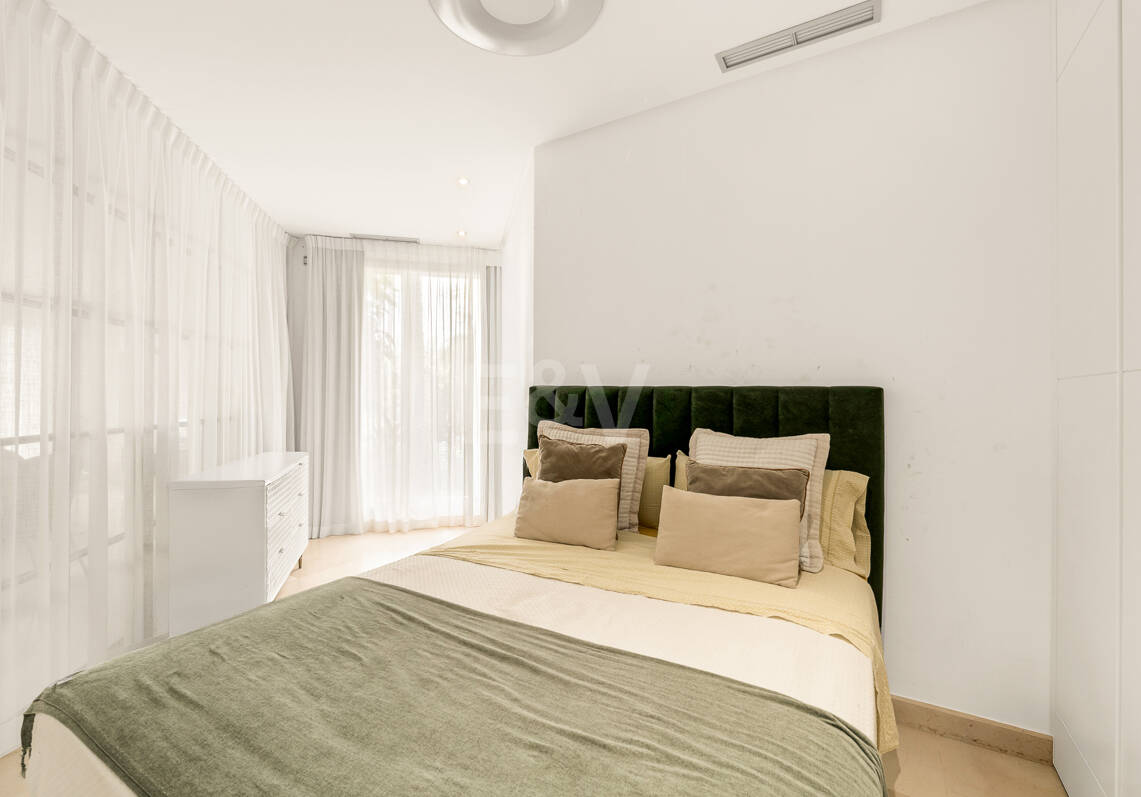Elegant Garden Apartment In Mansion Club On Marbella’s Golden Mile