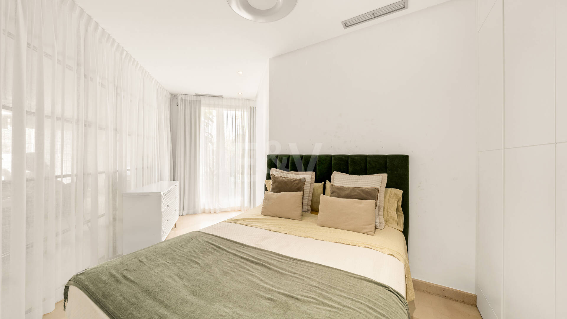 Elegantes Gartenapartment im Mansion Club an Marbellas Goldener Meile