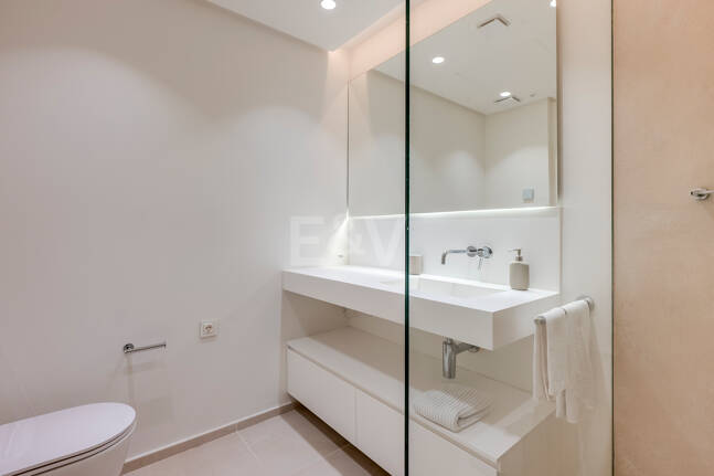 Contemporary Sea View Apartment in Palo Alto, Marbella