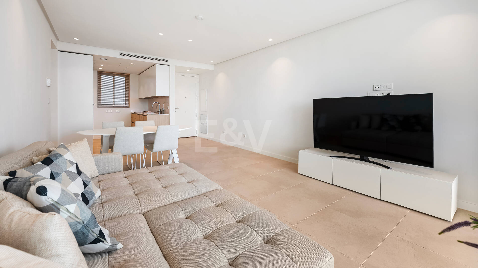 Contemporary Sea View Apartment in Palo Alto, Marbella