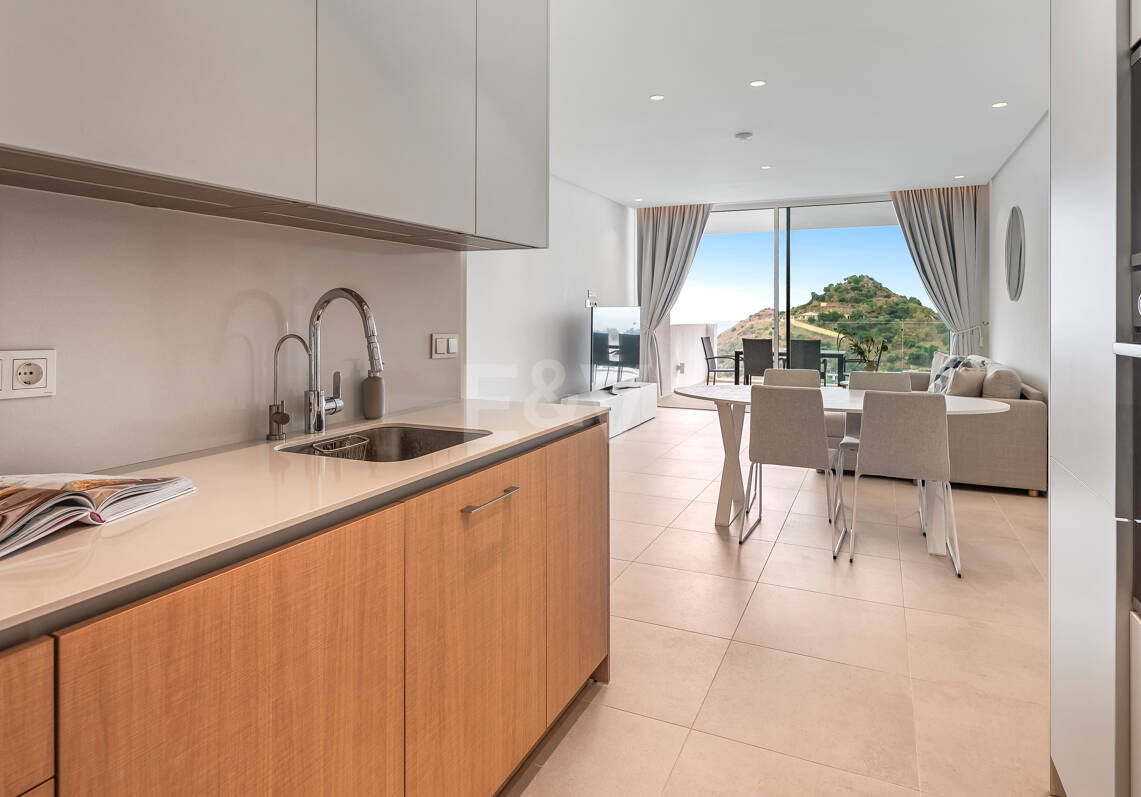 Contemporary Sea View Apartment in Palo Alto, Marbella