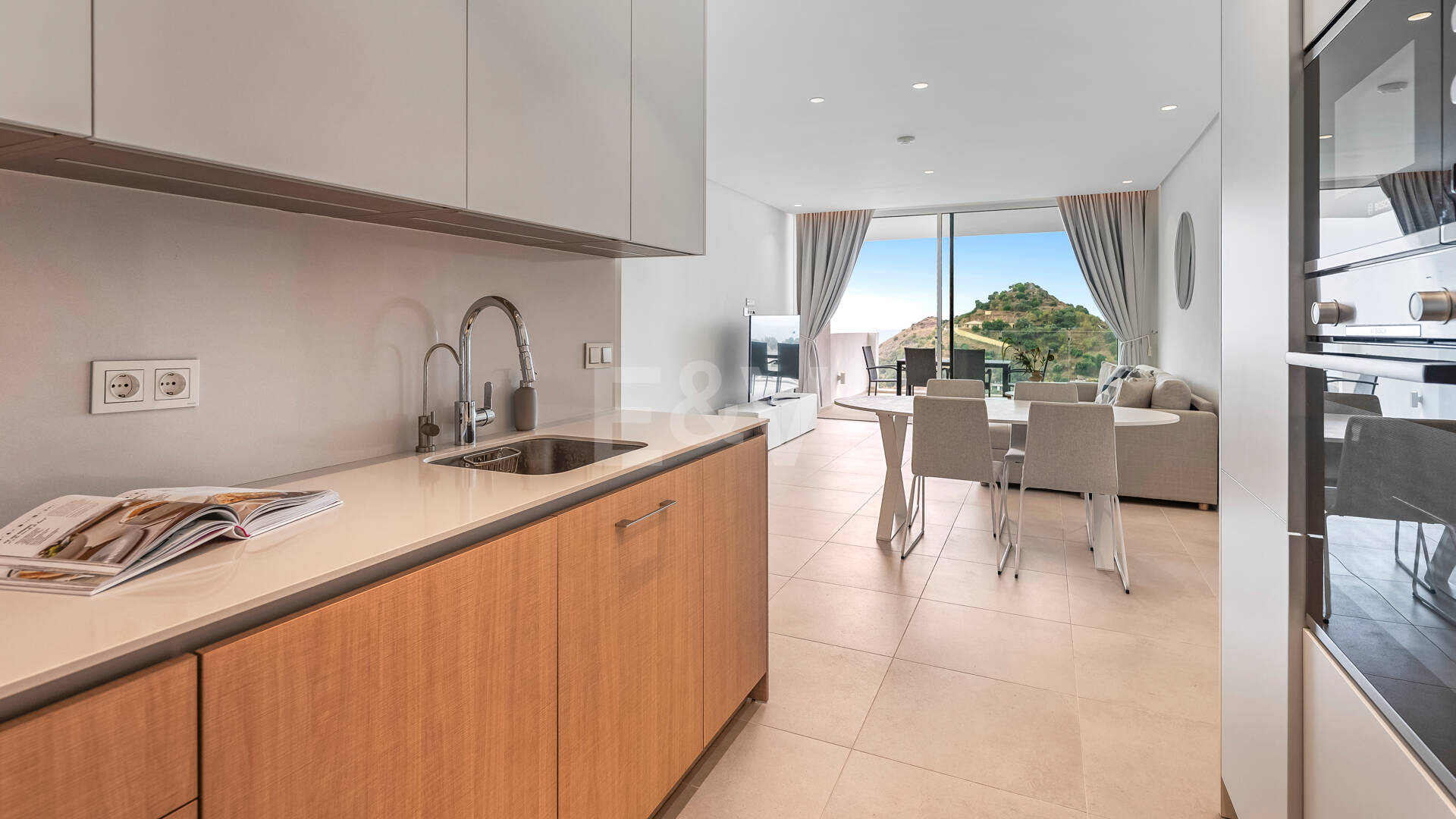 Contemporary Sea View Apartment in Palo Alto, Marbella