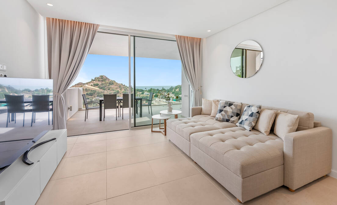 Contemporary Sea View Apartment in Palo Alto, Marbella