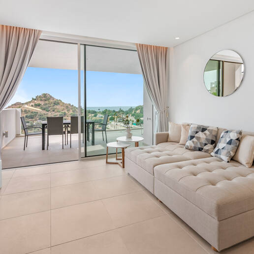 Contemporary Sea View Apartment in Palo Alto, Marbella