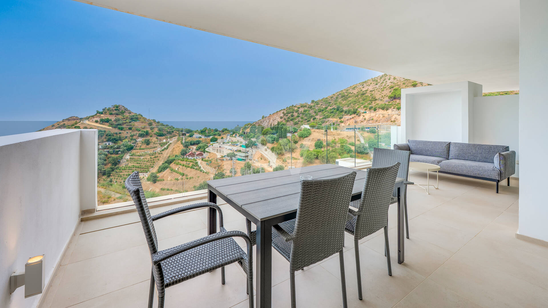 Contemporary Sea View Apartment in Palo Alto, Marbella