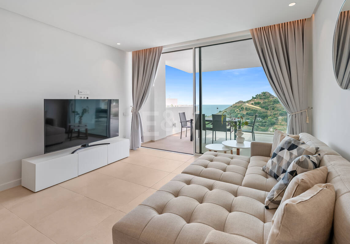 Contemporary Sea View Apartment in Palo Alto, Marbella