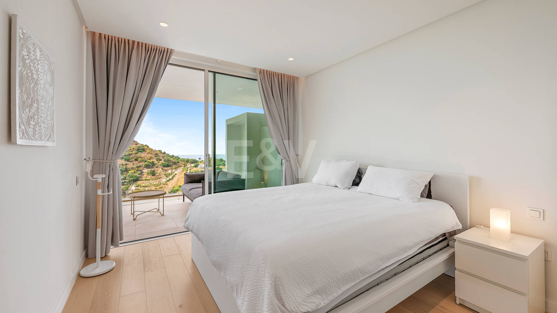 Contemporary Sea View Apartment in Palo Alto, Marbella