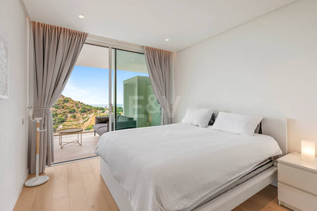 Contemporary Sea View Apartment in Palo Alto, Marbella