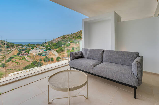 Contemporary Sea View Apartment in Palo Alto, Marbella