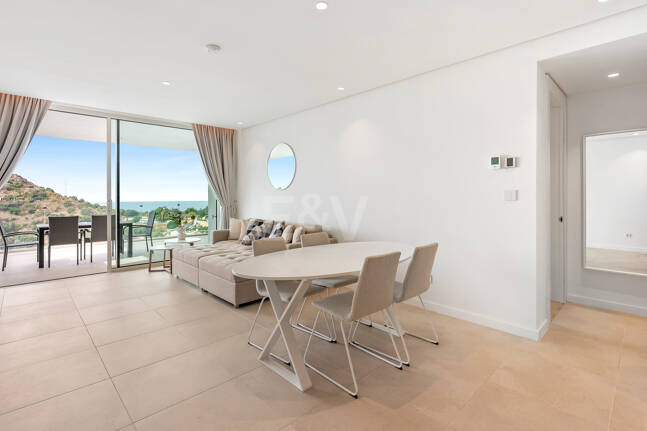 Contemporary Sea View Apartment in Palo Alto, Marbella
