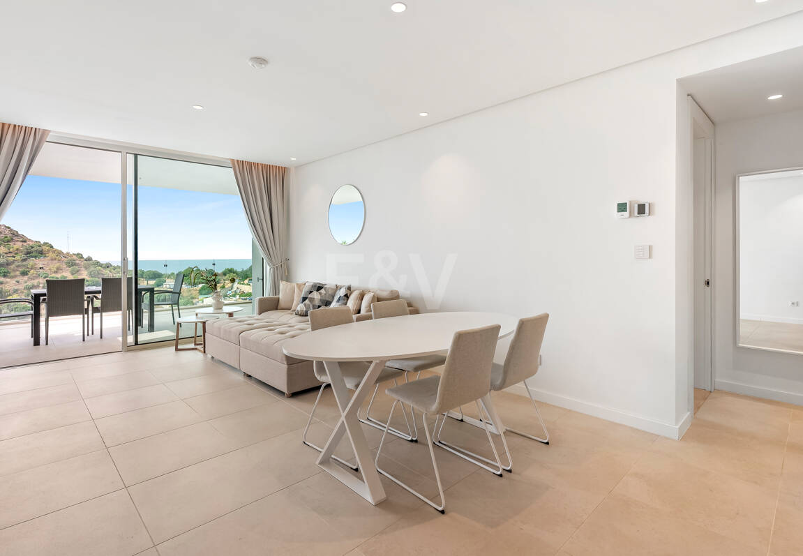 Contemporary Sea View Apartment in Palo Alto, Marbella