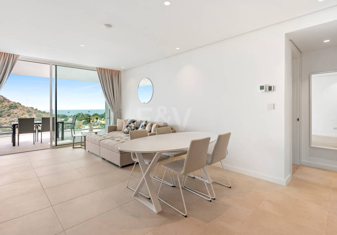 Contemporary Sea View Apartment in Palo Alto, Marbella