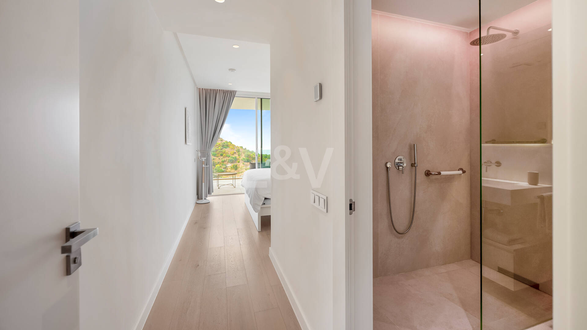 Contemporary Sea View Apartment in Palo Alto, Marbella