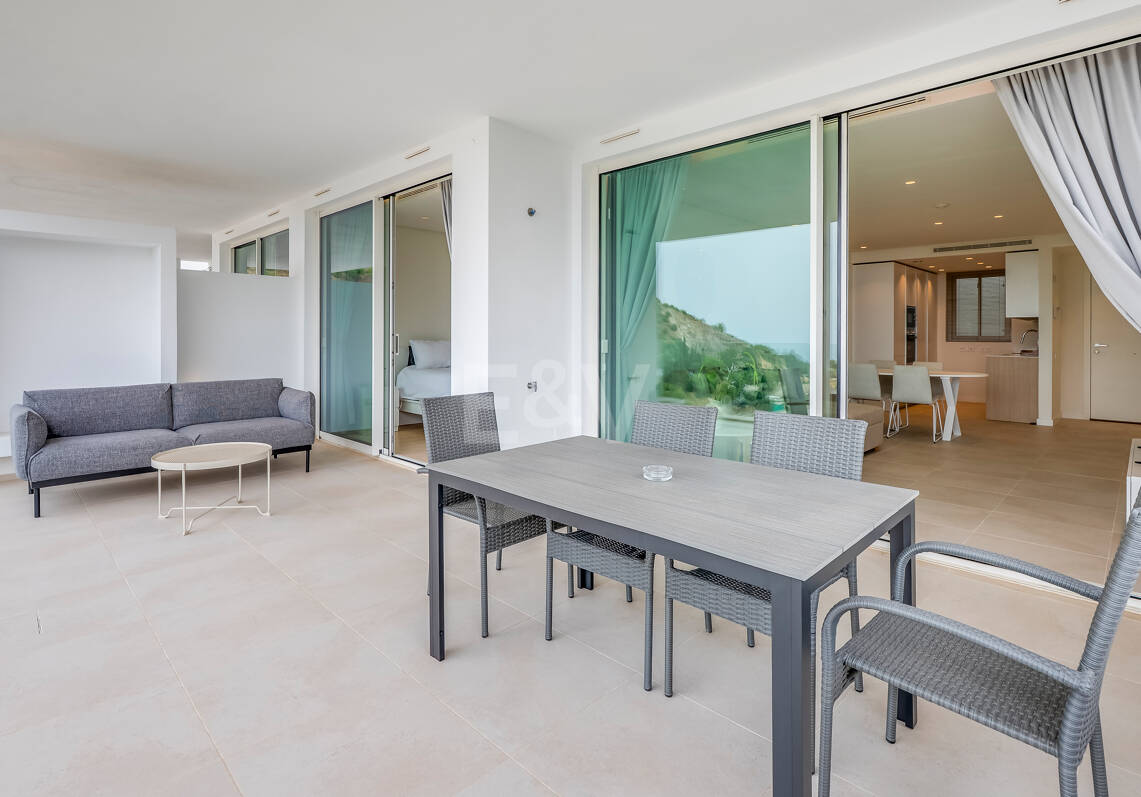 Contemporary Sea View Apartment in Palo Alto, Marbella