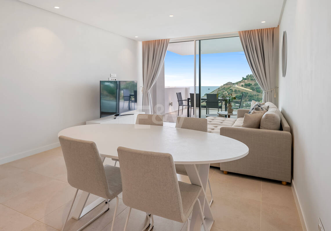 Contemporary Sea View Apartment in Palo Alto, Marbella