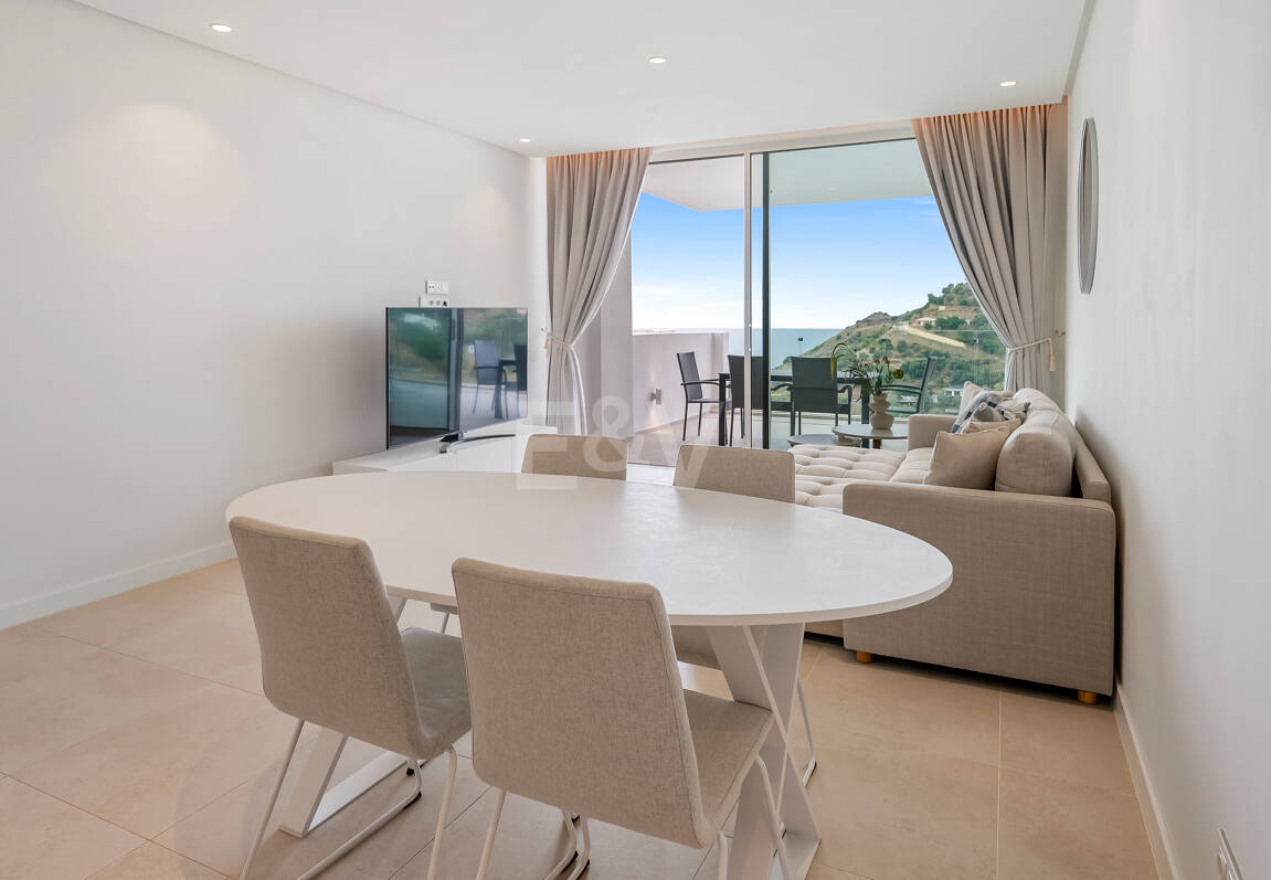 Contemporary Sea View Apartment in Palo Alto, Marbella