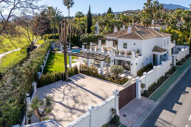 Villa till salu i Nueva Andalucia, Marbella