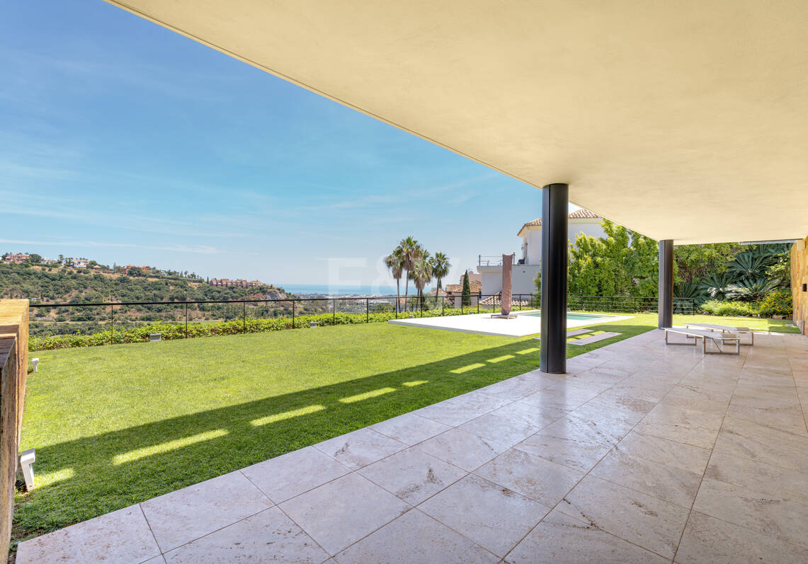 Contemporary Villa with Panoramic Views in Los Arqueros
