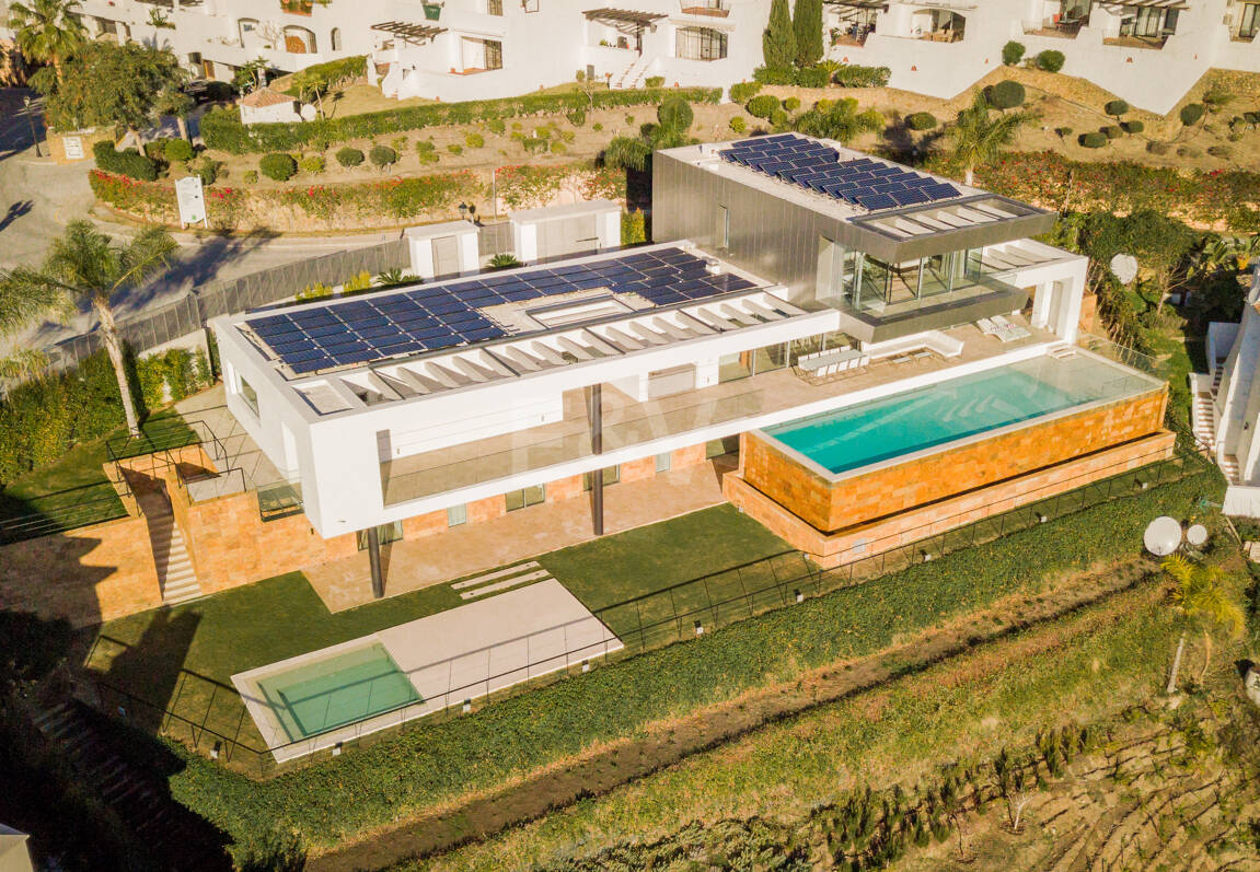 Zeitgenössische Villa mit Panoramablick in Los Arqueros