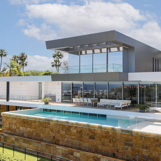 Zeitgenössische Villa mit Panoramablick in Los Arqueros