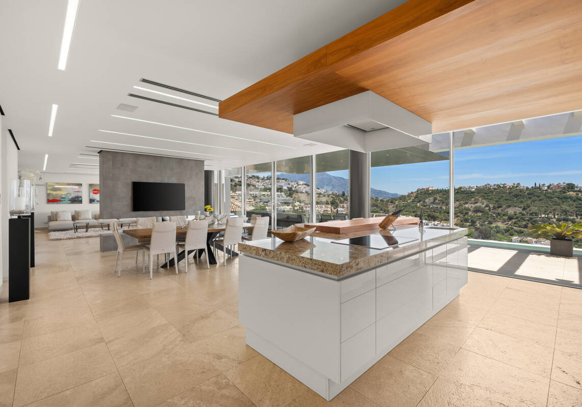 Contemporary Villa with Panoramic Views in Los Arqueros