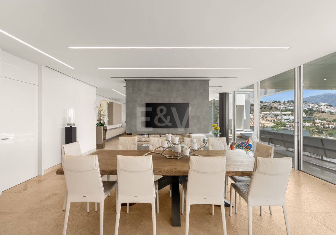 Contemporary Villa with Panoramic Views in Los Arqueros