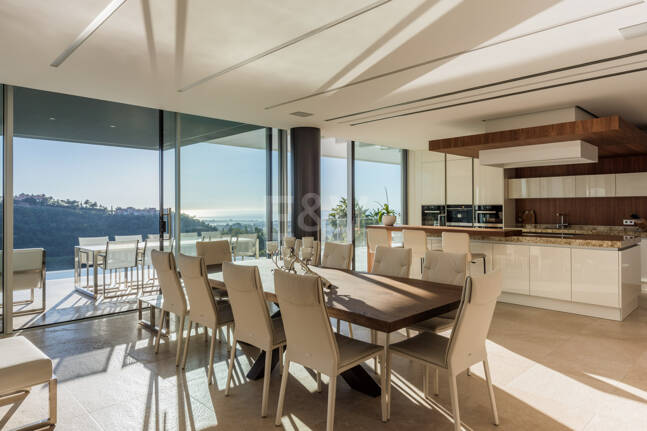 Zeitgenössische Villa mit Panoramablick in Los Arqueros