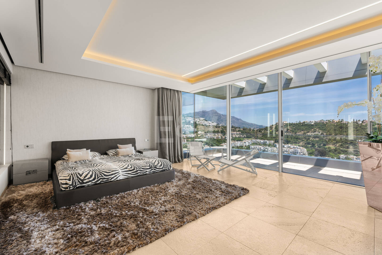 Zeitgenössische Villa mit Panoramablick in Los Arqueros