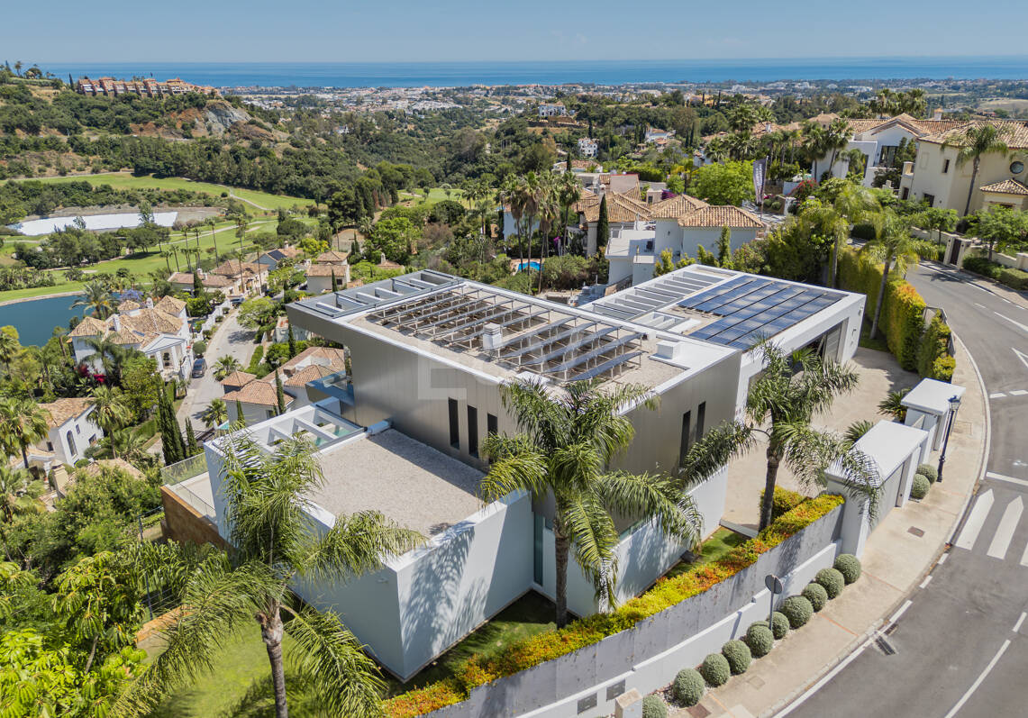 Contemporary Villa with Panoramic Views in Los Arqueros