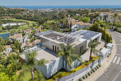 Contemporary Villa with Panoramic Views in Los Arqueros