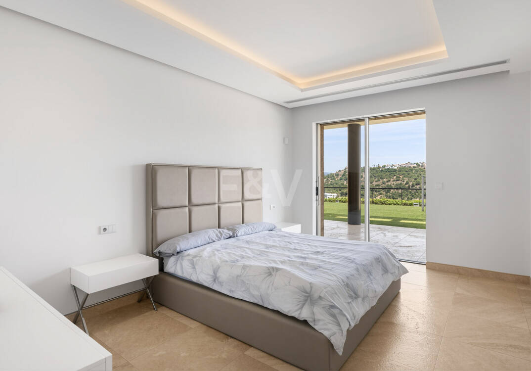Contemporary Villa with Panoramic Views in Los Arqueros