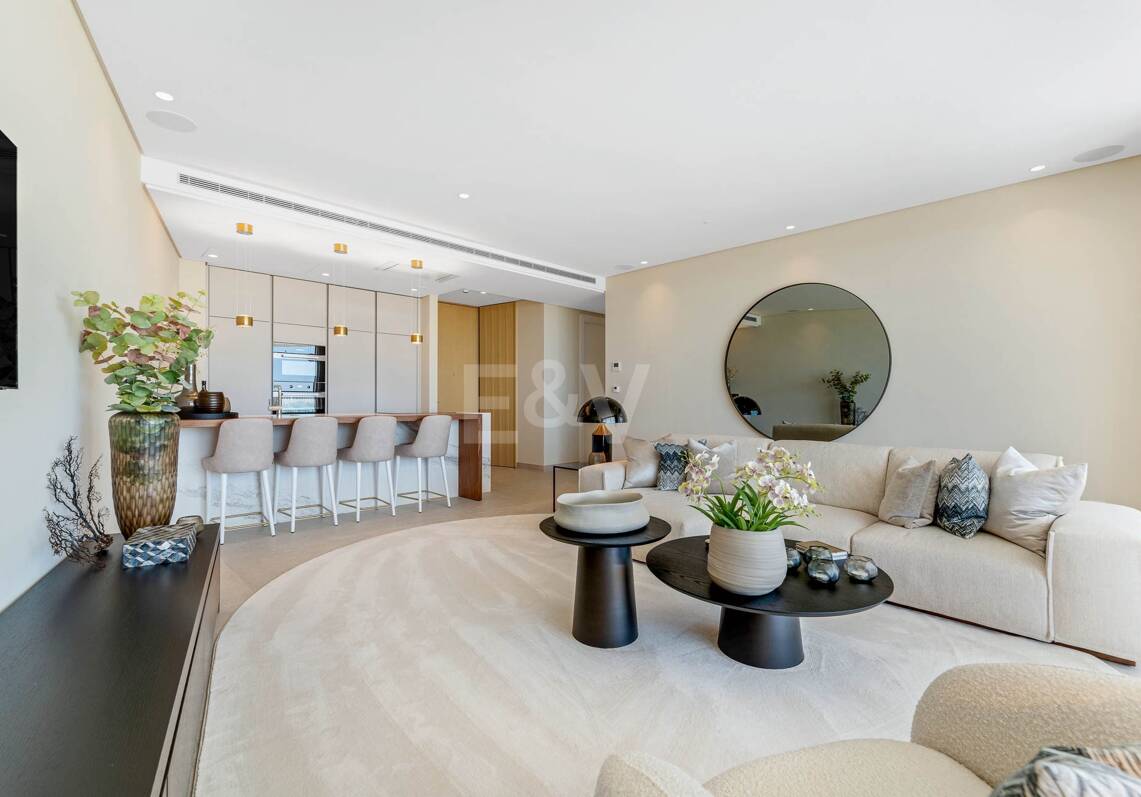 Magnificent Ground-Floor apartment in La Quinta with panoramic sea & mountain views