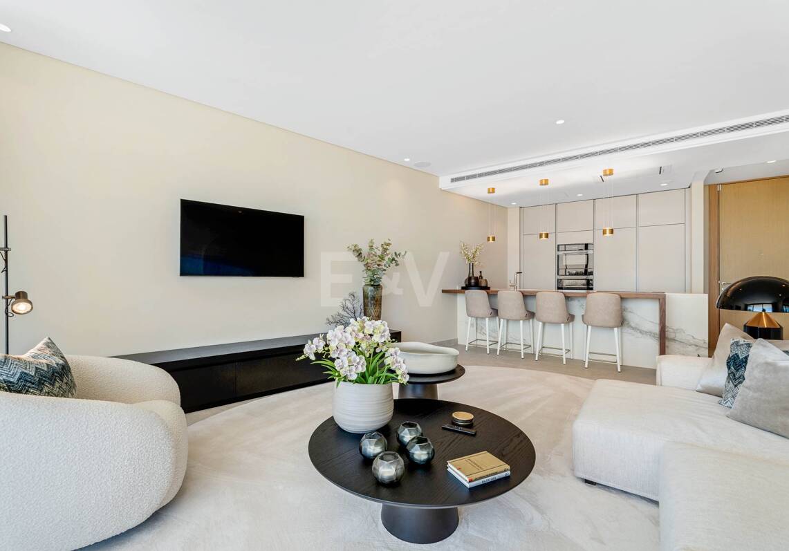 Magnificent Ground-Floor apartment in La Quinta with panoramic sea & mountain views
