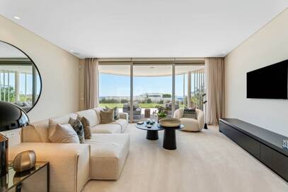 Magnificent Ground-Floor apartment in La Quinta with panoramic sea & mountain views