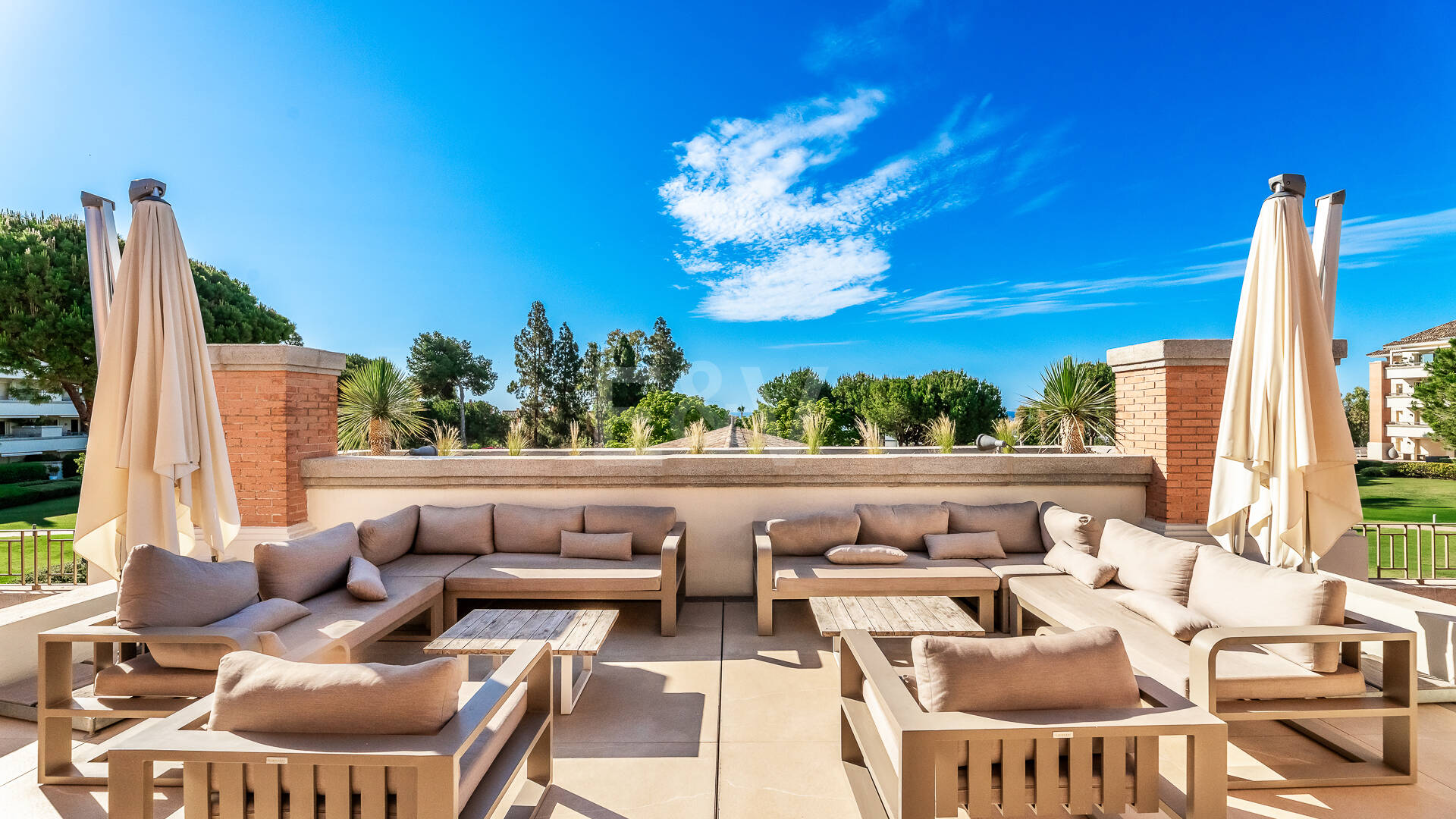 Apartment in Prestigious La Trinidad with Stunning La Concha Views