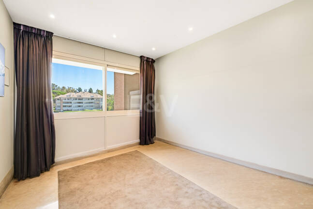Apartment in Prestigious La Trinidad with Stunning La Concha Views