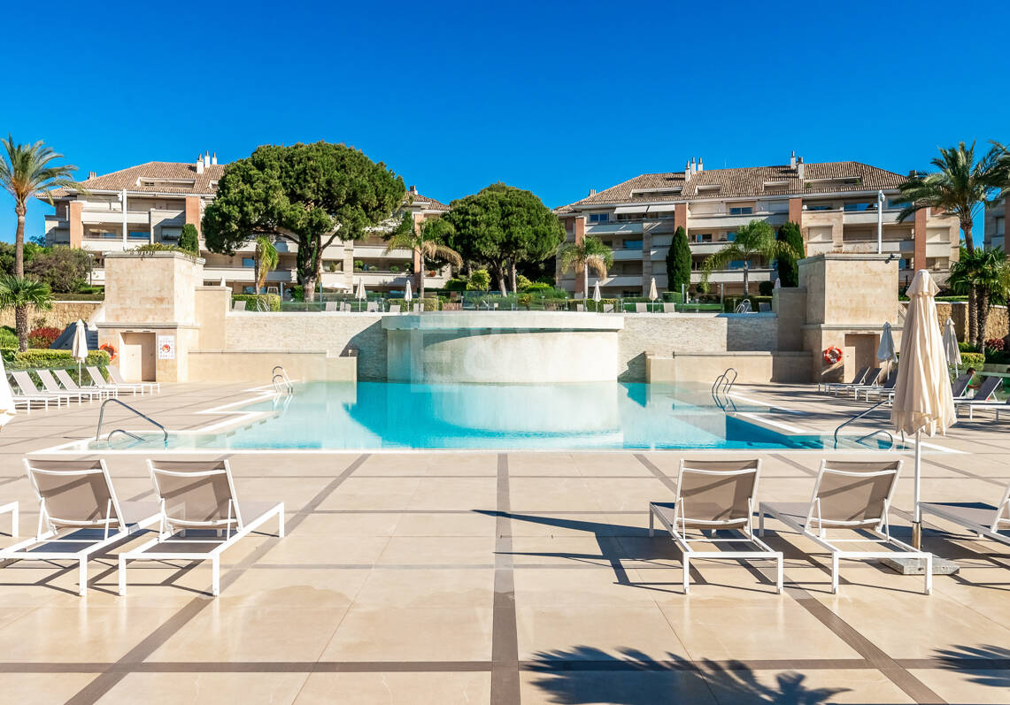 Apartment in Prestigious La Trinidad with Stunning La Concha Views